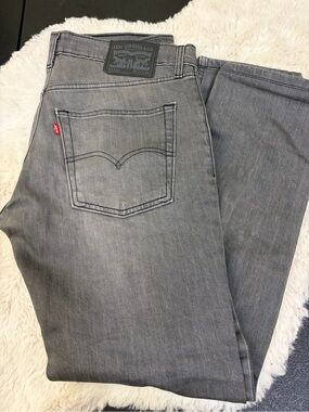 Men’s Gray Levi’s Jeans W32 | Straight fit